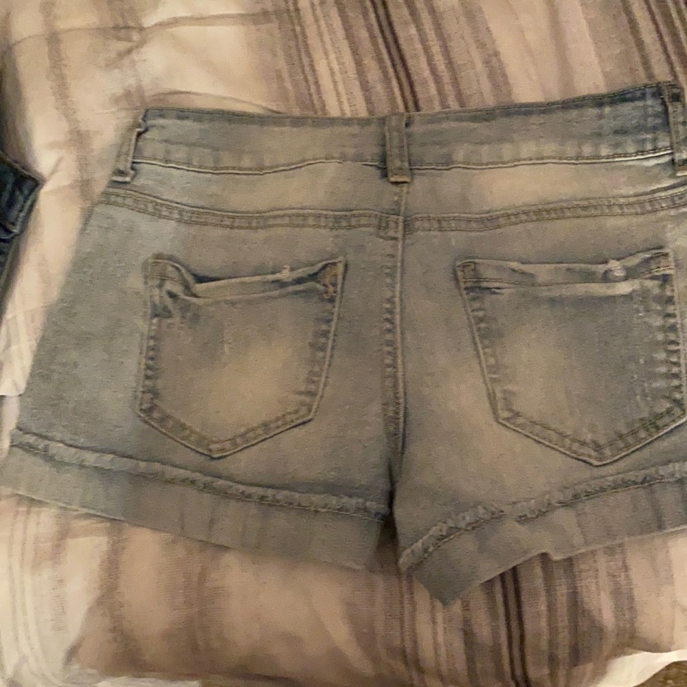 L.e.I. Low rise size 3 junior Jean shorts